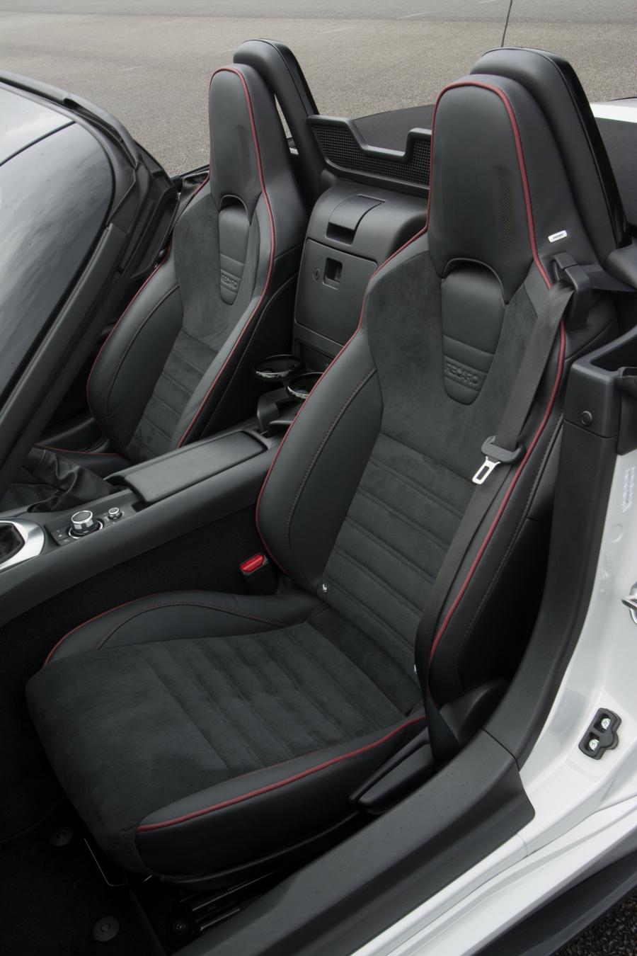  Mazda MX-5 Sport Recaro Limited Edition 2015 года  (фото 11 из 23)
